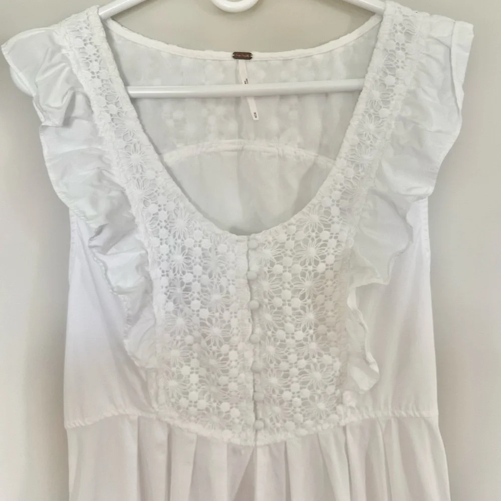 FREE PEOPLE Half Moon Mini Dress Eyelet Crochet Lace Ruffle Feminine Boho | Sz M - Picture 6 of 12
